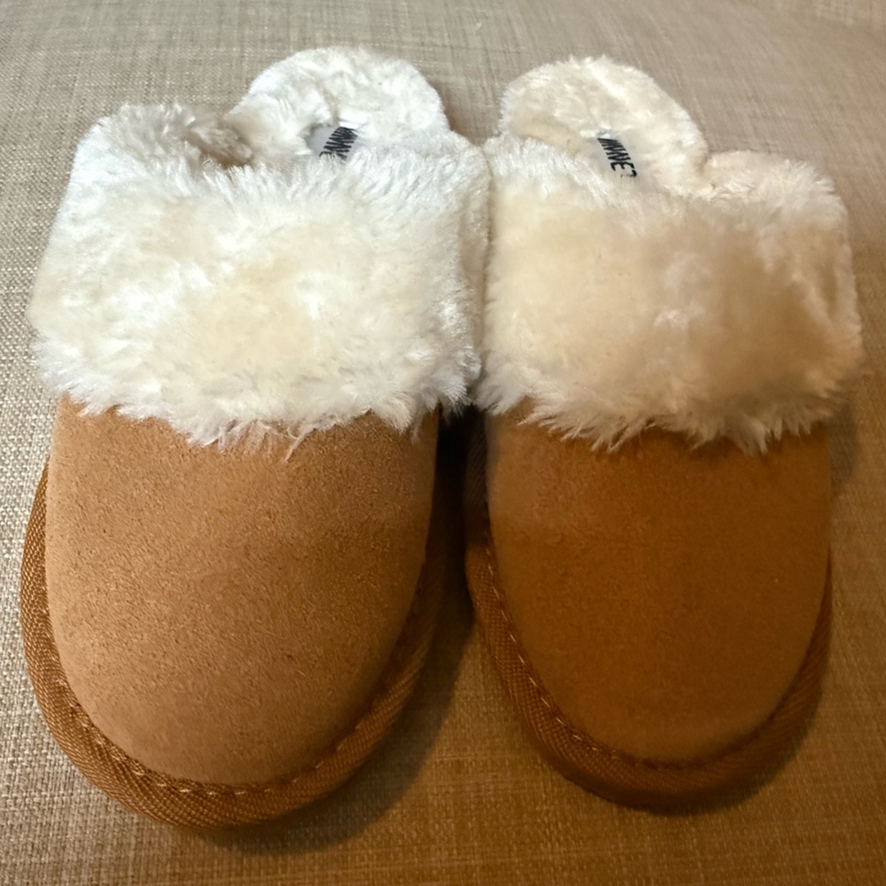 Minnetonka Plush Cream Slippers